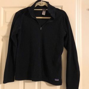 Black Patagonia fleece quarter zip